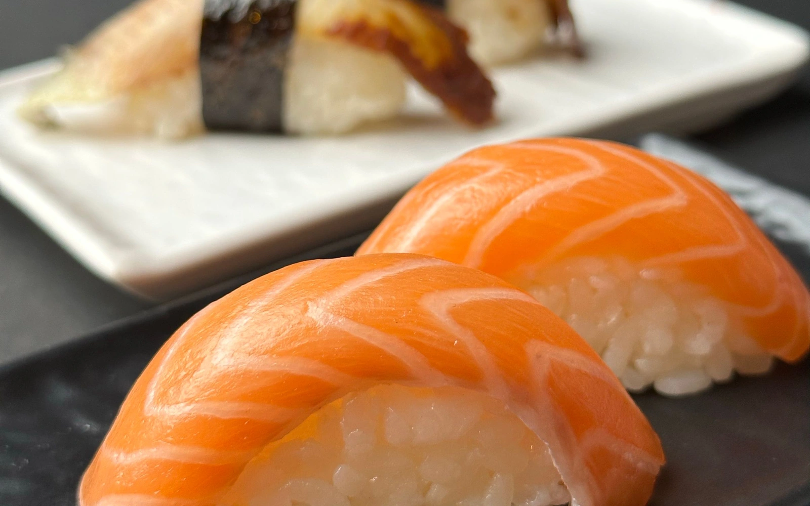 Foto sushi ilustratif, bukan dokumentasi restoran
